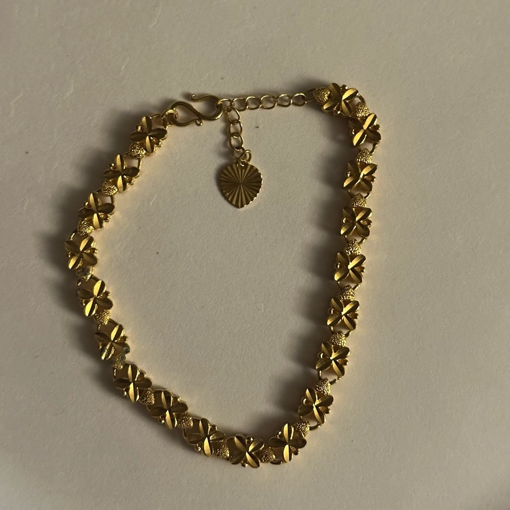 Elegant Gold Bracelet